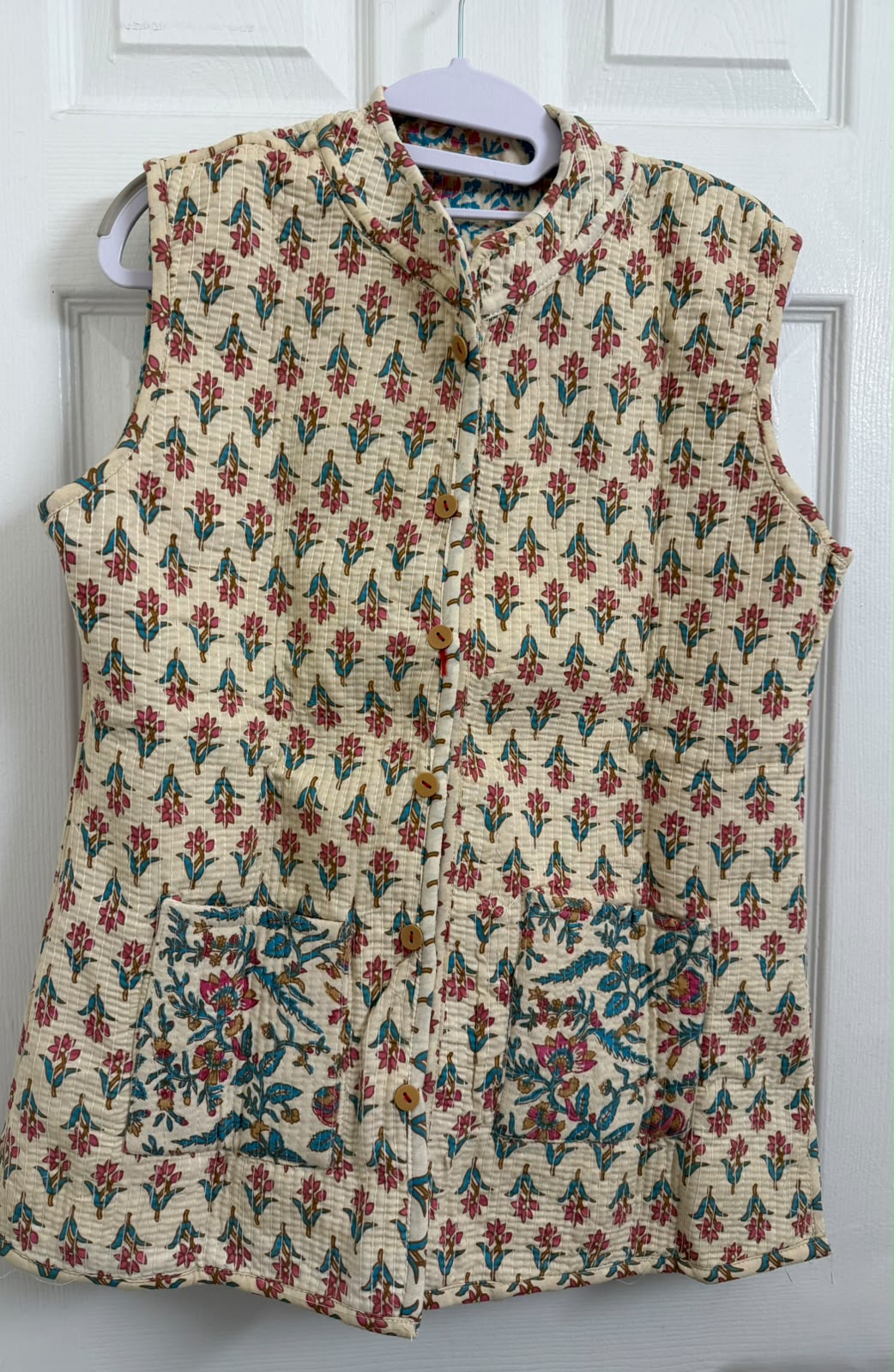 Women’s Reversible Floral Quilted Sleeveless Jacket – Cream, Teal & Pink