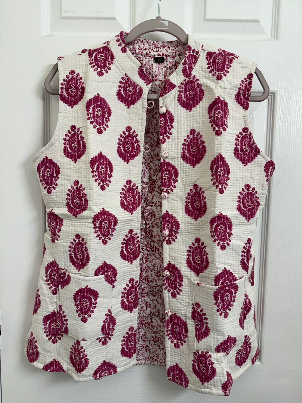 Women’s Reversible Paisley Quilted Sleeveless Jacket – White & Pink